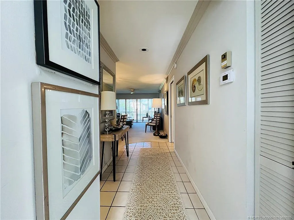 2 bed, 2.0 bath, 1101 sqft, $2,250 — Photo 2