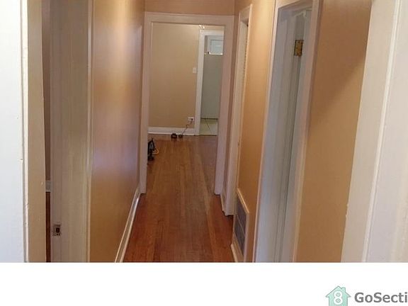3rd image of 1918 S Sawyer Ave