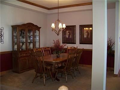 4th image of 221 Balsam Dr