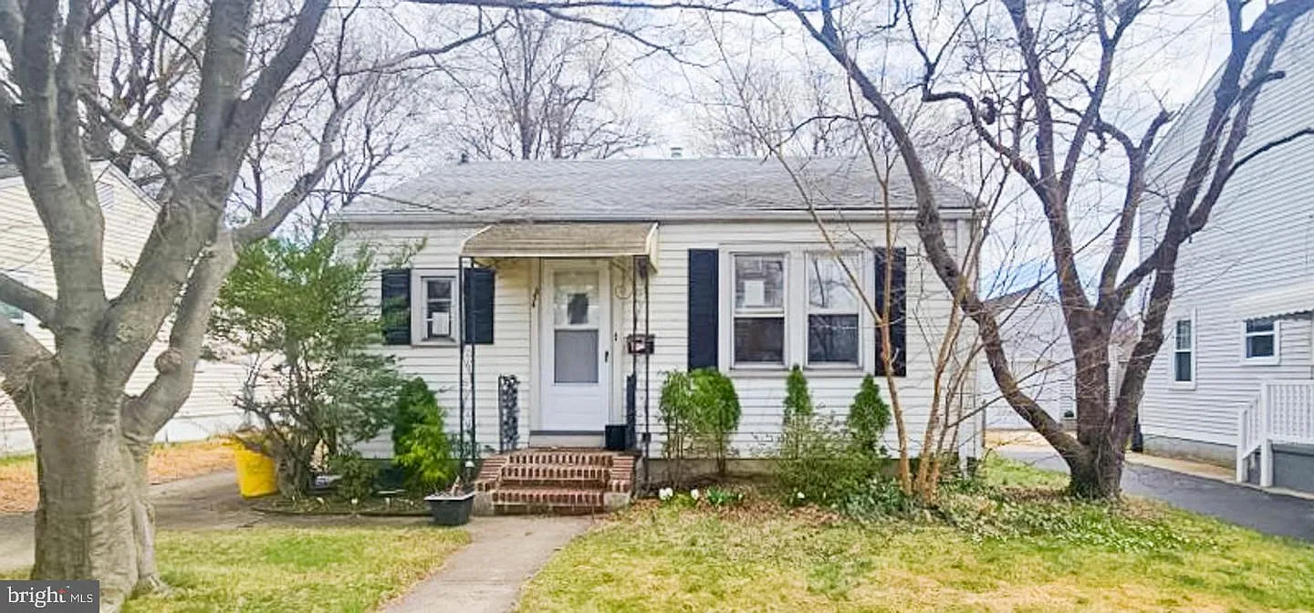234 Thropp Ave photo 1