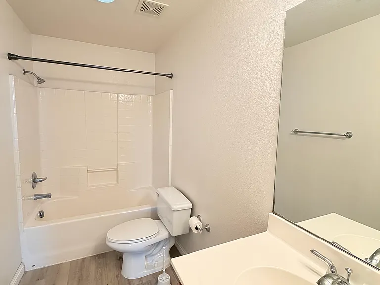 6205 Long Cove Dr — Photo 16