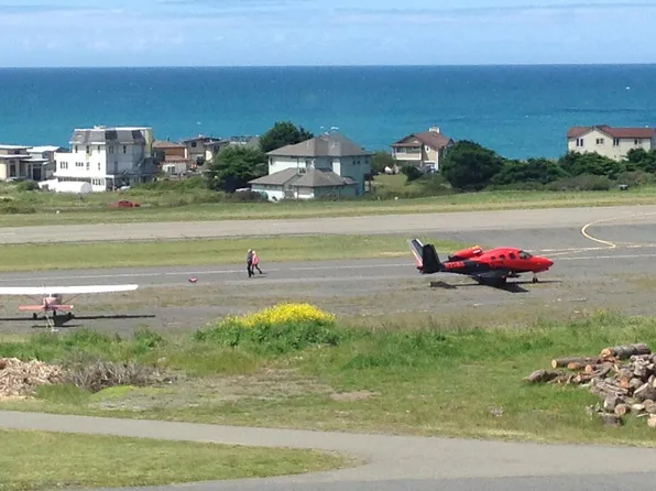 146 Bambi Dr, Whitethorn, CA 95589