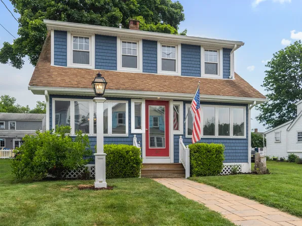30 New Britain Road, Old Lyme, CT 06371
