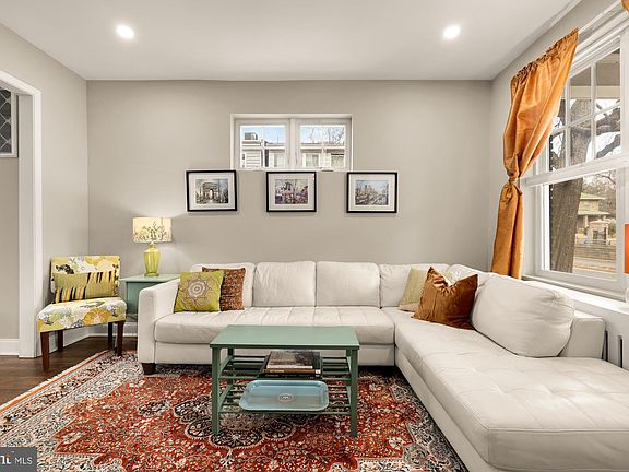 4th image of 2124 N Capitol St NW