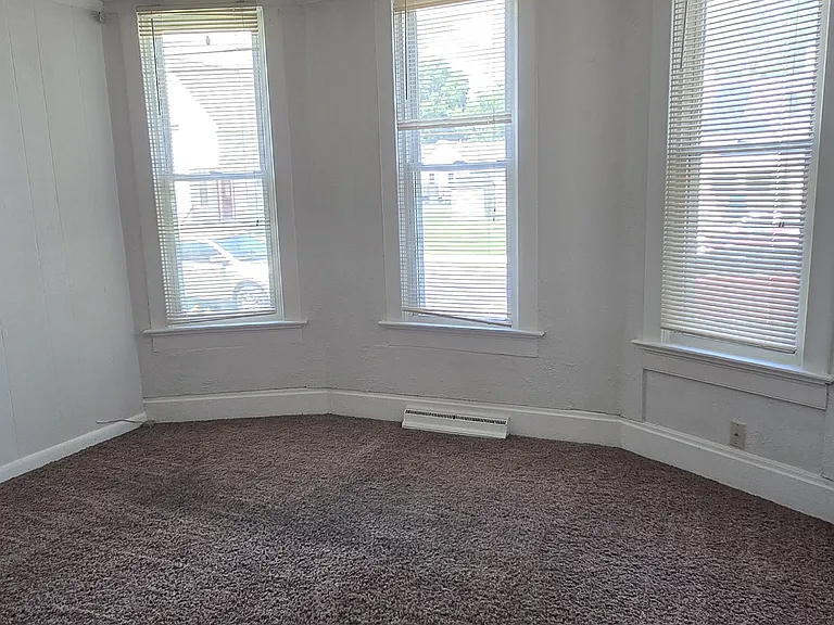 224 Catherine St — Photo 2