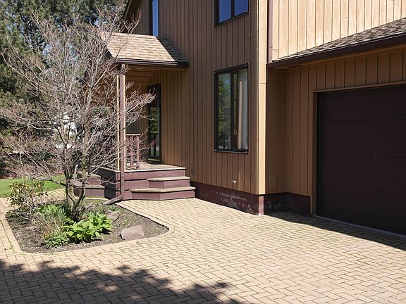 3rd image of 704 Ontario Dr