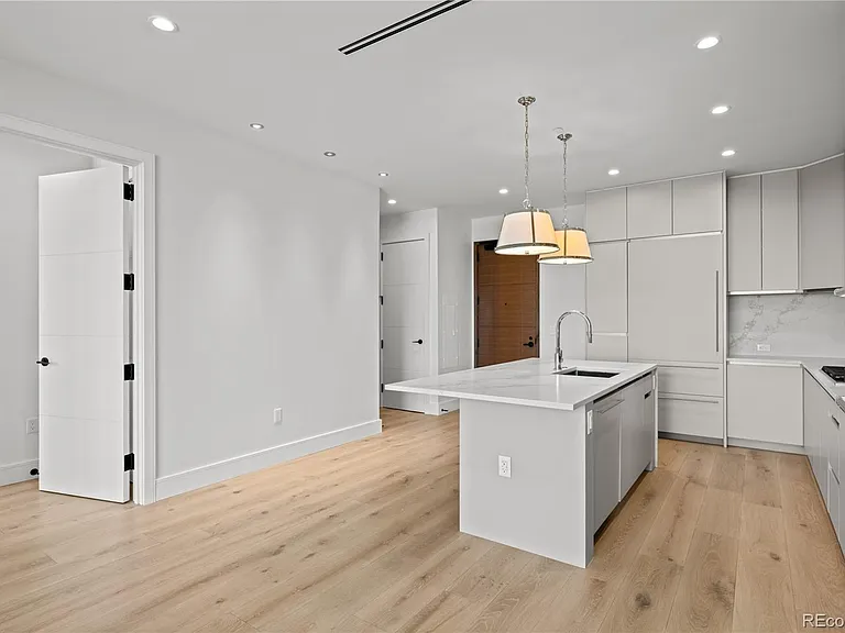 1901 Wazee St #1110 — Photo 8