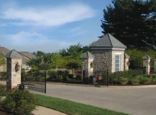 163 Kendall Bluff Ct, Chesterfield, MO 63017