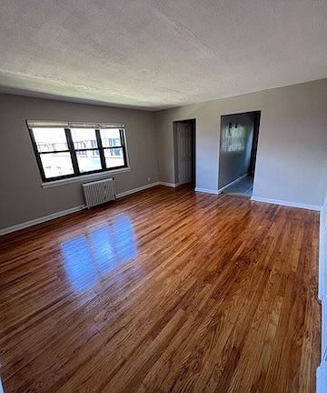 3rd image of 1556 Center Ave