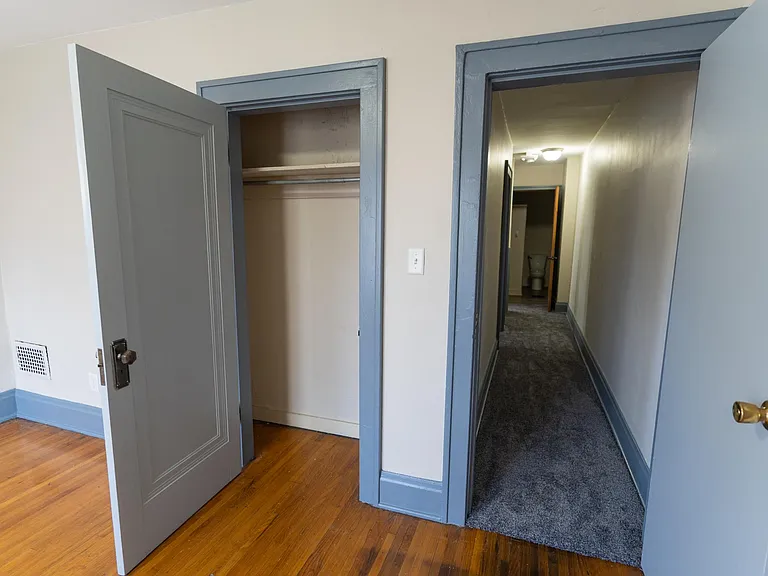 209 Clinton St — Photo 16