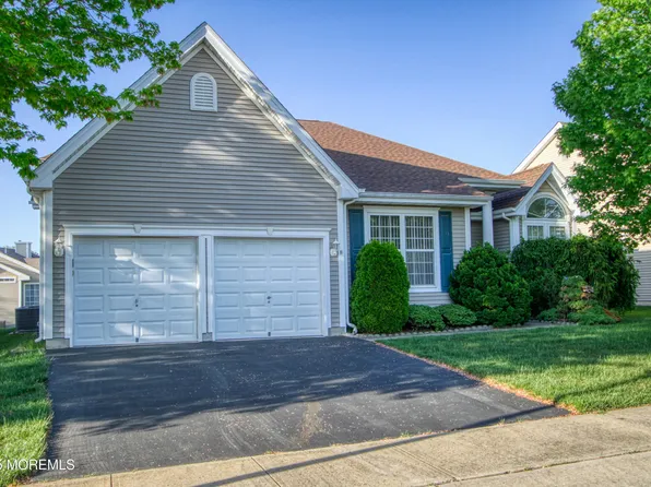 10 Lakeland Drive, Barnegat, NJ 08005