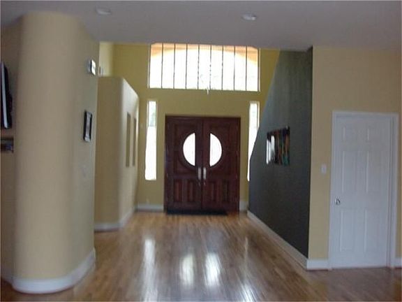 2nd image of 7911 Glenview Dr