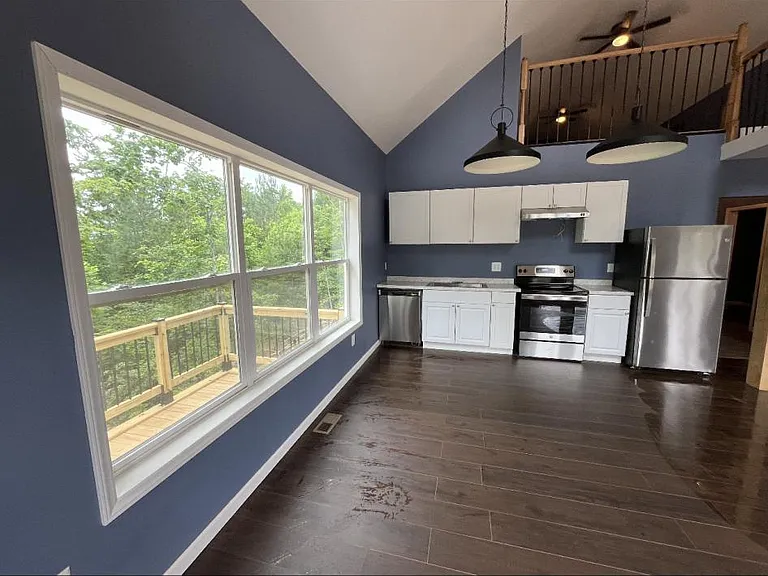 72 Mountain Range Rd — Photo 2