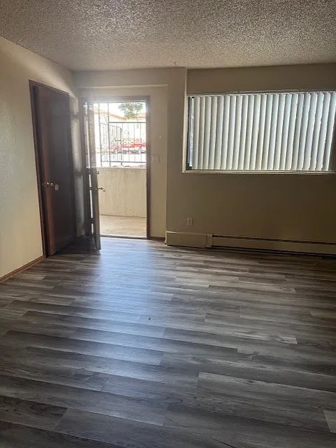 2109 N Queens Ave — Photo 2