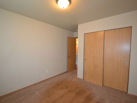 5th image of 234 168th St E