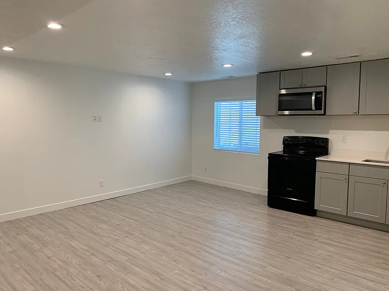 3551 W Grassland Dr — Photo 2