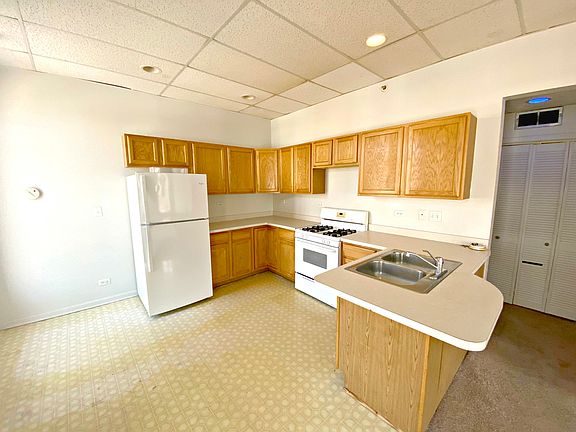 4th image of 226 N Benton St APT 1