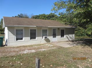 933 Montebello Rd #R, Imperial, MO 63052