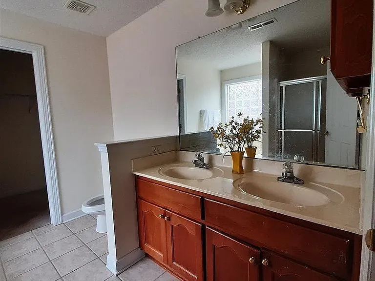 117 Tottenham Way — Photo 4