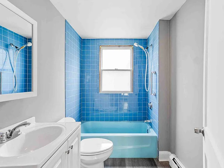 100 Weetamoe St #1 — Photo 8