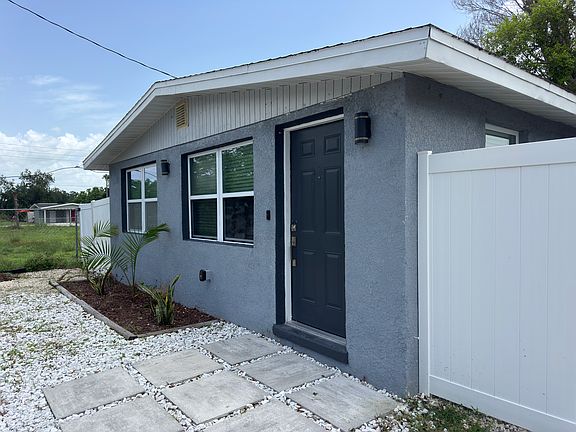 2nd image of 1415 Diego St