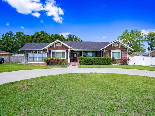 107 Lake Howard Dr NW, Winter Haven, FL 33880