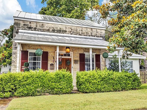 2nd image of 511 W San Antonio St