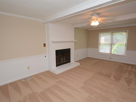 2nd image of 928 Nugent Dr