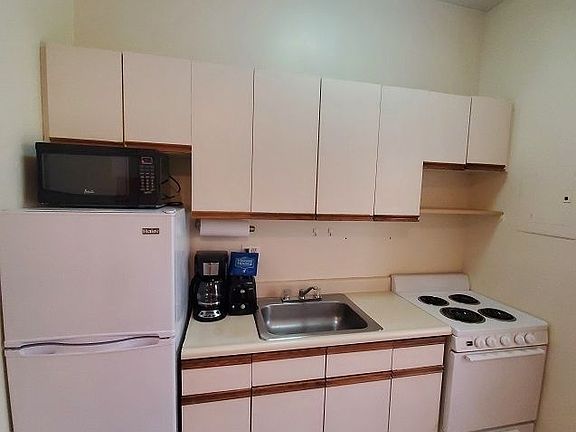 4th image of 150 Manhattan Ave #4F
