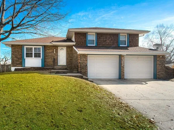 1311 N Osage Village Dr, Independence, MO 64056