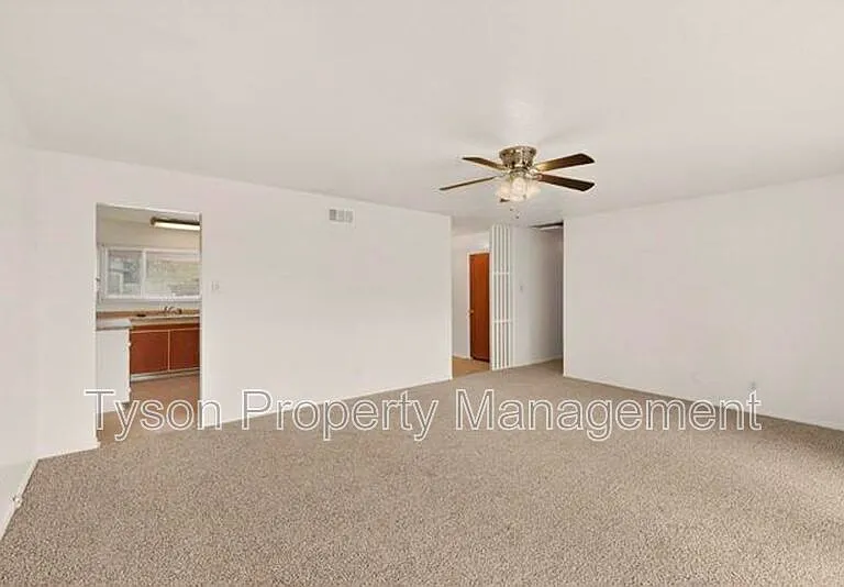 3503 Montclaire Dr NE — Photo 6