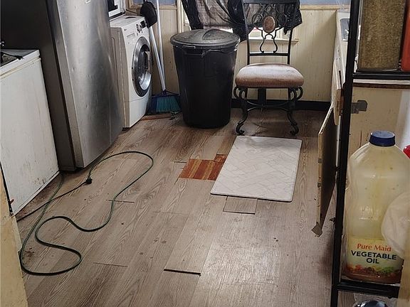 2nd image of 30 Inter Park Ave
