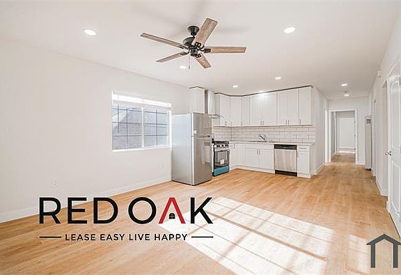2nd image of 1611 Oak St #1611