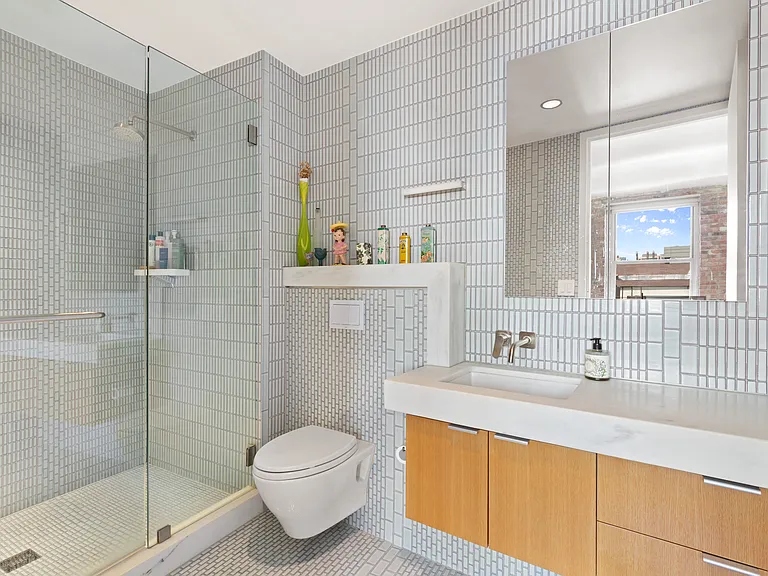 429 Greenwich St #8A — Photo 9