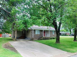 221 N Wilson St, Paris, TN 38242