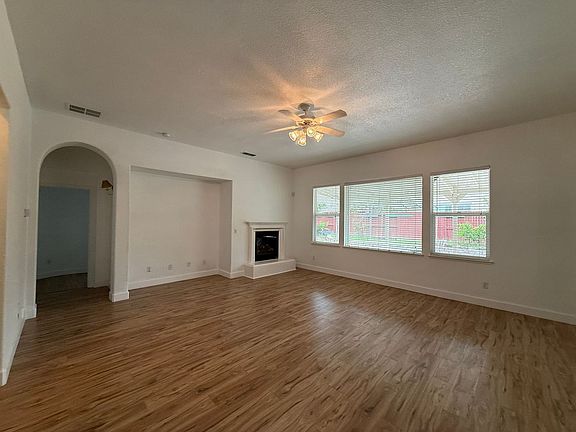 5th image of 10410 Danichris Way