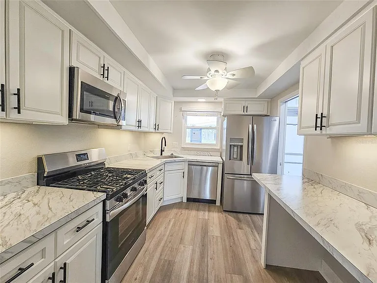 5900 Shore Blvd S #101 — Photo 5