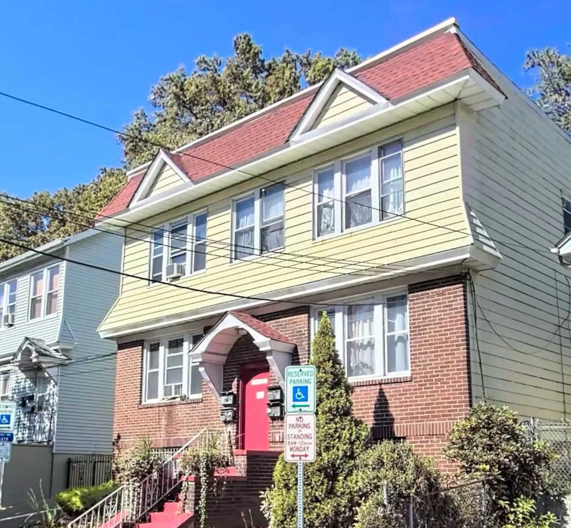 3 bed, $1,875 — Photo 1