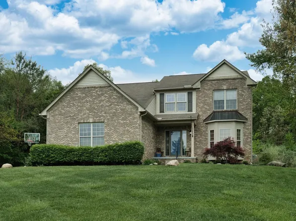 2812 Steeplechase, Highland, MI 48357
