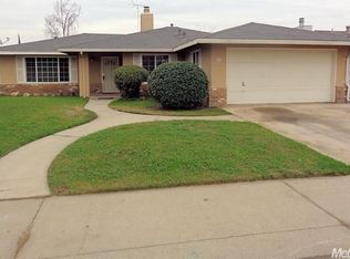 908 Larsen Ln, Modesto, CA 95351