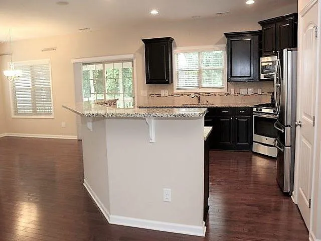 717 Minerva Dale Dr — Photo 5