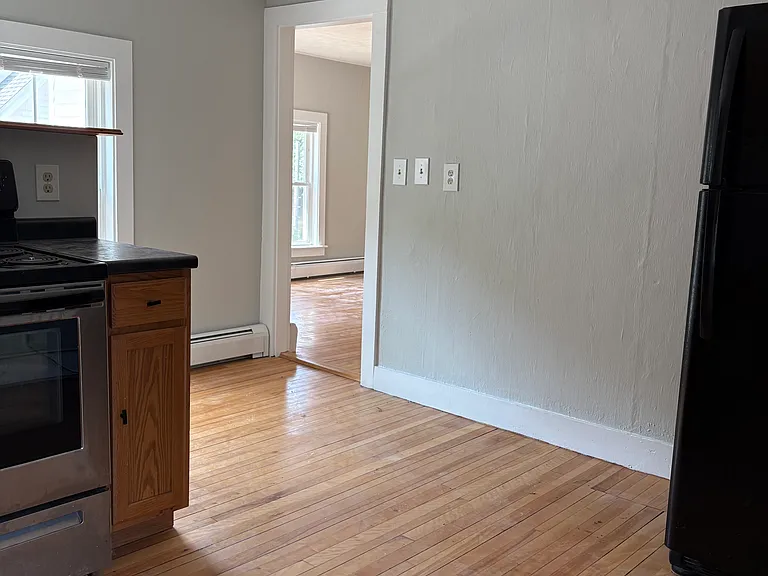 301 Maine St #2 — Photo 2