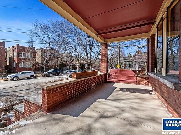 3rd image of 2716 W Sunnyside Ave #1