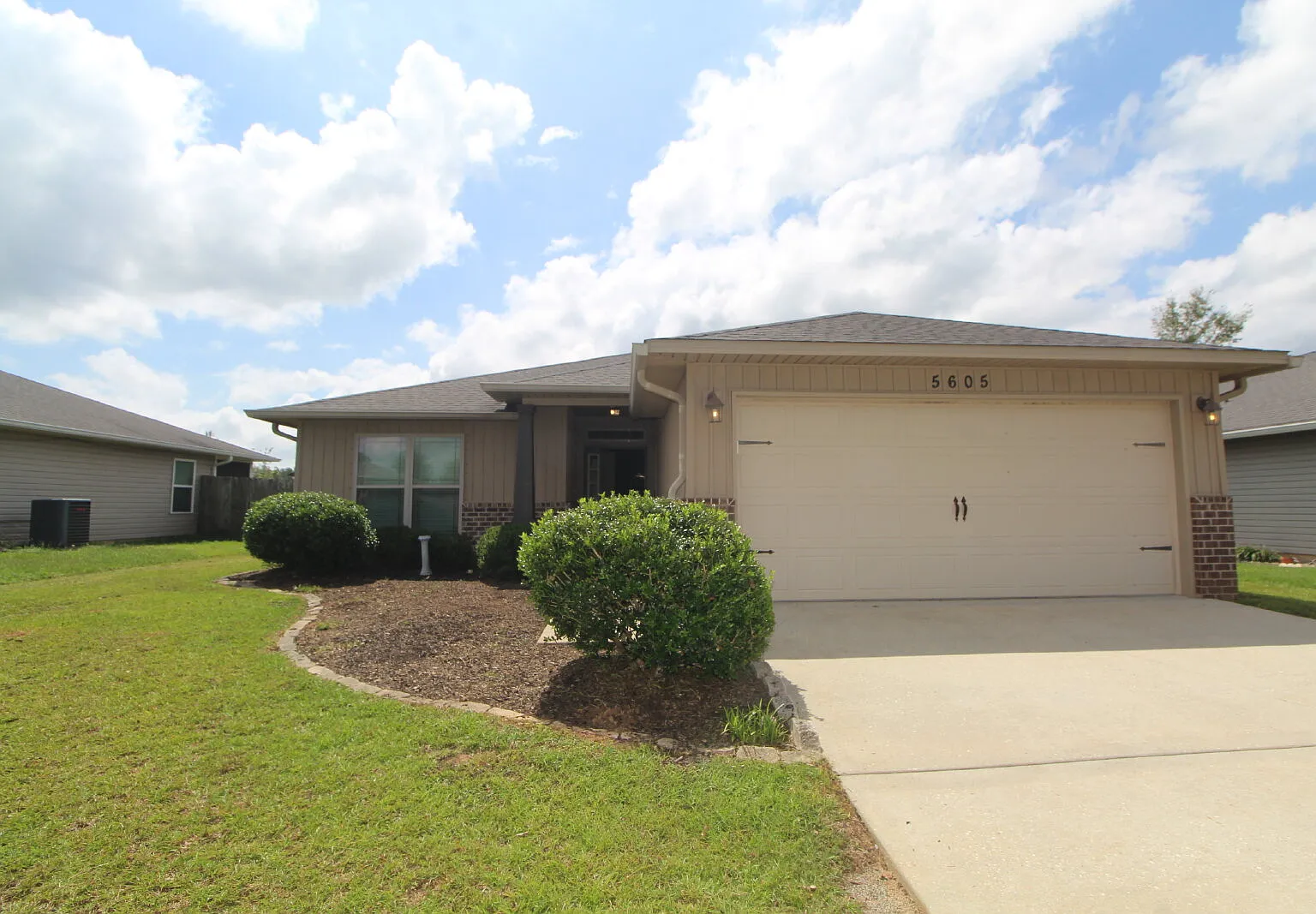 4 bed, 2.0 bath, 1719 sqft, $2,150 — Photo 1