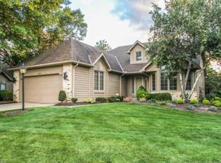 2152 Waters Edge Dr #49, Westlake, OH 44145