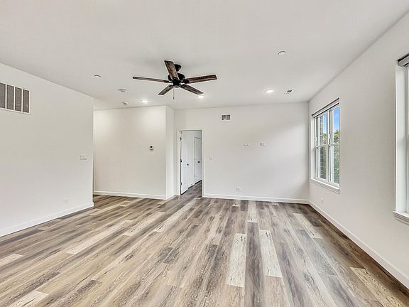 5th image of 6135 S Kimbark Ave #203