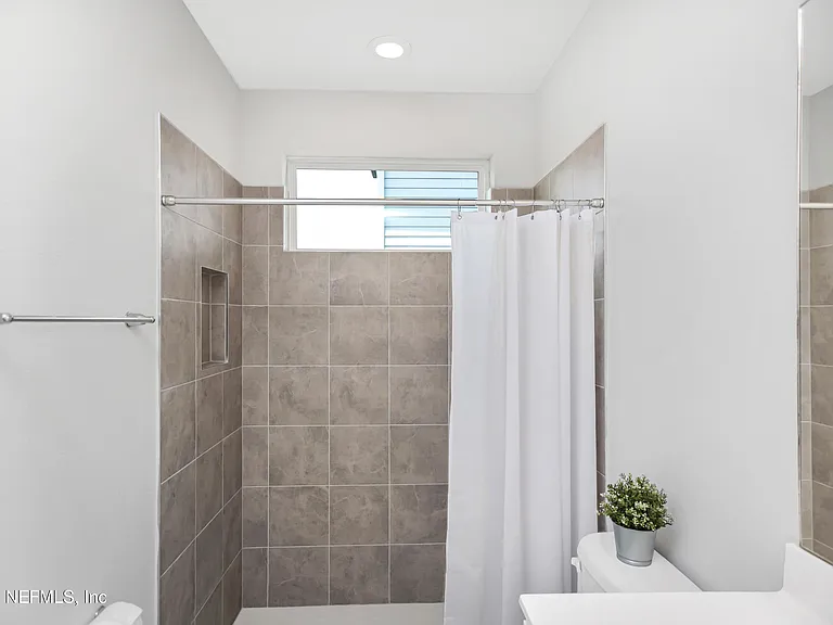 179 Horsetail Ct — Photo 53