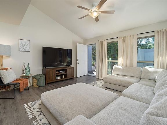 5th image of 3807 Sunrise Drive #9