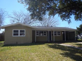 1705 E Locust Ave, Victoria, TX 77901