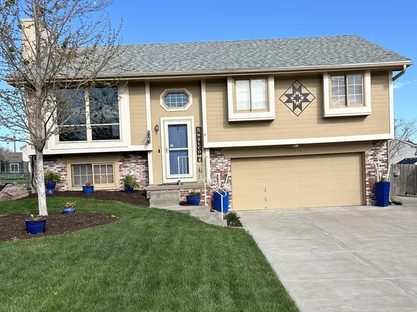 10915 S 18th St, Bellevue, NE 68123